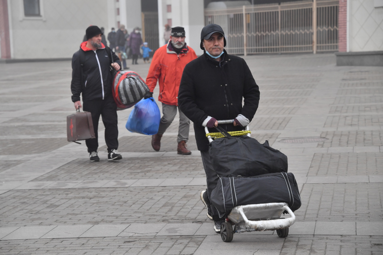 Мигранты из Азербайджана покидают Санкт-Петербург