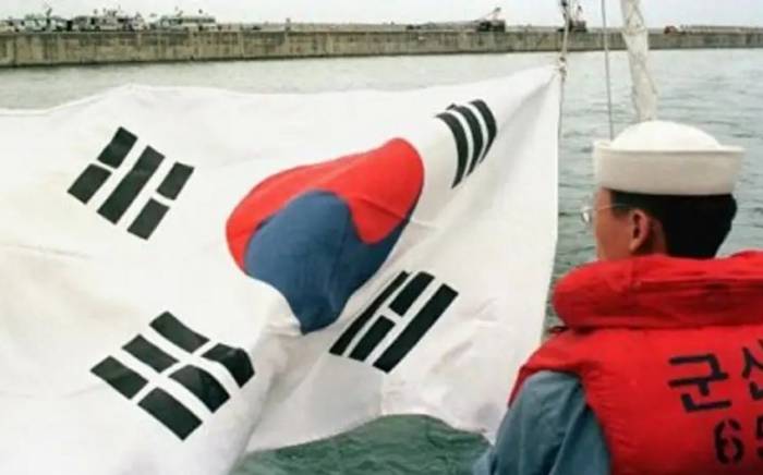 Танкер под флагом Южной Кореи перевернулся у японских берегов
