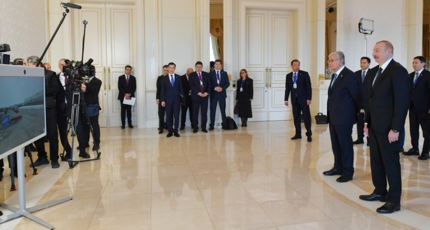 Президенты Азербайджана и Казахстана понаблюдали по видеосвязи за прибытием контейнерного поезда - ОБНОВЛЕНО