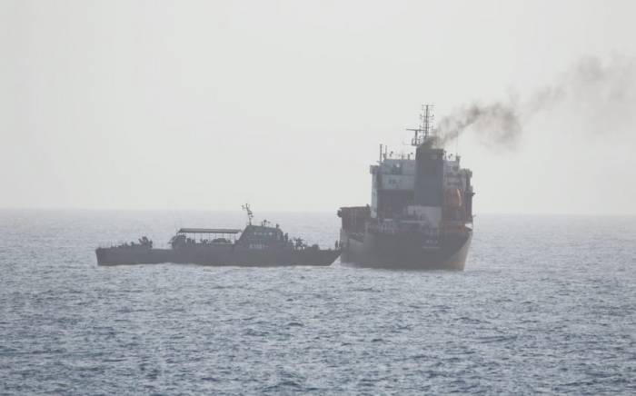 Хуситы атаковали американское судно возле Баб-Эль-Мандебского пролива
