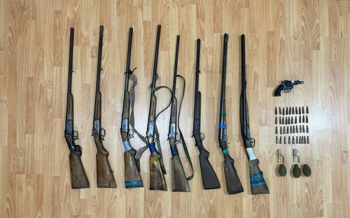 В Гобустане обнаружили гранаты и огнестрельное оружие
