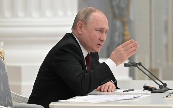 Путин: Ситуация в миграционной сфере должна быть под контролем 
