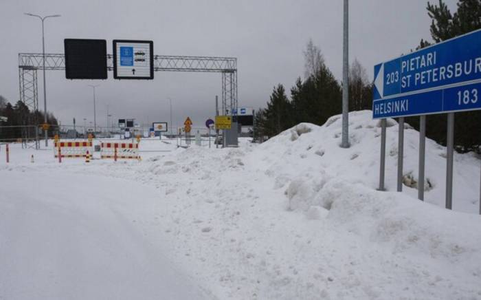 Власти Финляндии хотят ускорить строительство заграждения на границе с РФ
