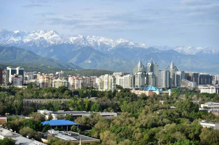 Из-за угроз землетрясений в Алматы стали строить меньше жилья

