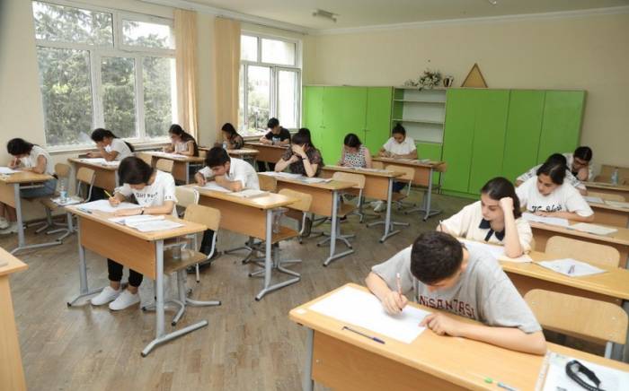 В Азербайджане сегодня свыше 46 тыс. учащихся сдадут выпускной экзамен
