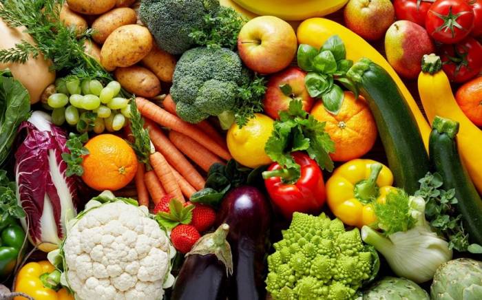 Азербайджан увеличил импорт и экспорт фруктов и овощей
