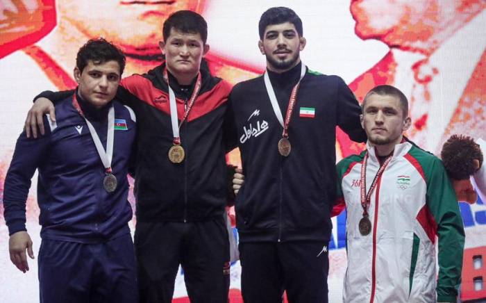 Азербайджанский борец завоевал серебряную медаль в Турции
