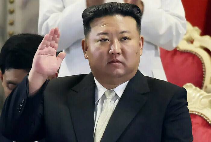 Ким Чен Ын посетил главную базу северокорейской армии
