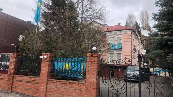 Власти Казахстана призвали соотечественников покинуть Одессу и Харьков
