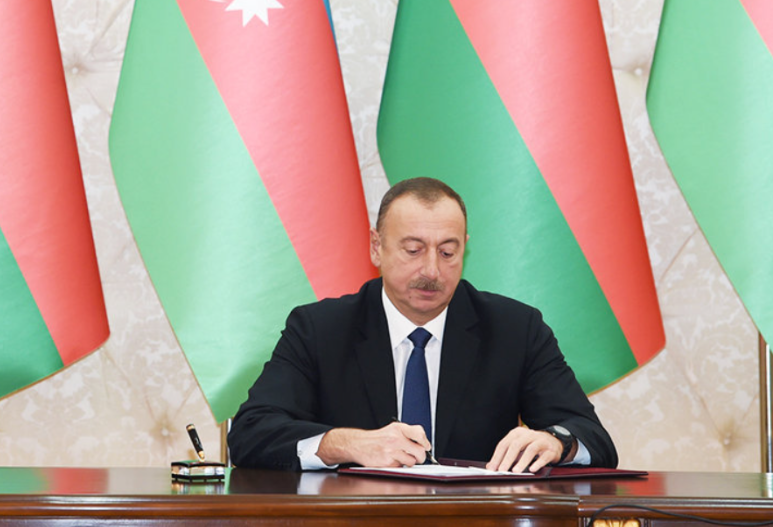 Ильхам Алиев внес изменения в закон «Об автодорогах»