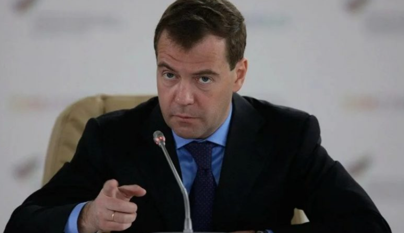 Медведев назвал Джо Байдена позором США