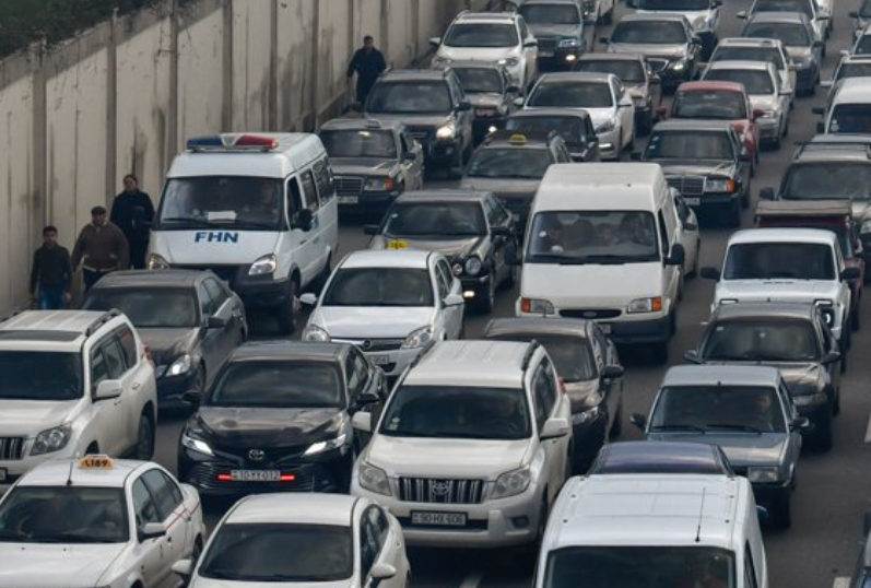 Депутат Милли Меджлиса предложил ограничить въезд автомобилей из Сумгайыта в Баку