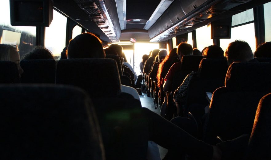 В России подростки расстреляли автобус с людьми