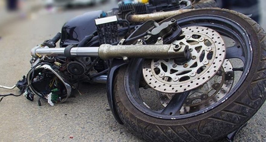 В Баку насмерть разбился мотоциклист