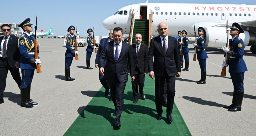 Президент Кыргызстана Садыр Жапаров прибыл с государственным визитом в Азербайджан
