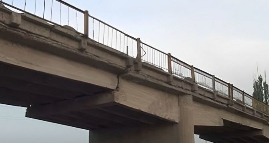 Мост в губинском селе может обрушиться - ВИДЕО
