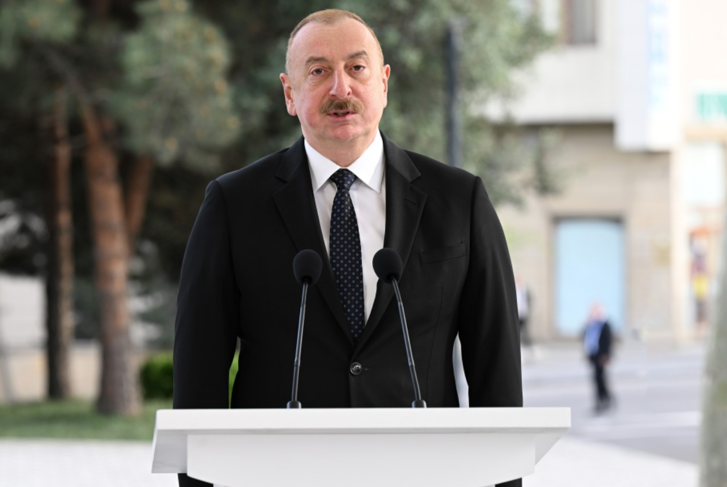 Алиев: Памятник Айтматову в Баку будет символизировать наше единство, дружбу и братство