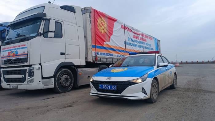 Кыргызстан отправил в Казахстан партию гумпомощи
