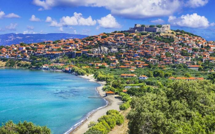 Граждане Турции могут посещать острова Греции без визы
