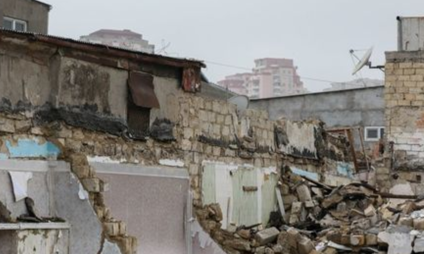 Стартовал процесс демонтажа зданий на "Кубинке": некоторые жители недовольны - ВИДЕО