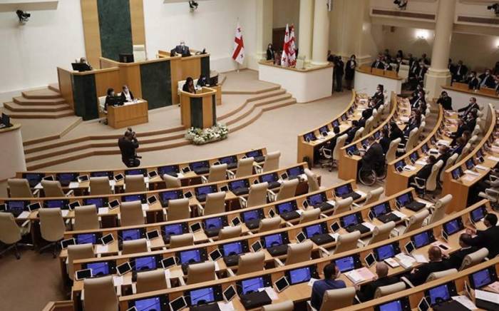 Парламент Грузии преодолел вето президента на закон об "иноагентах"
