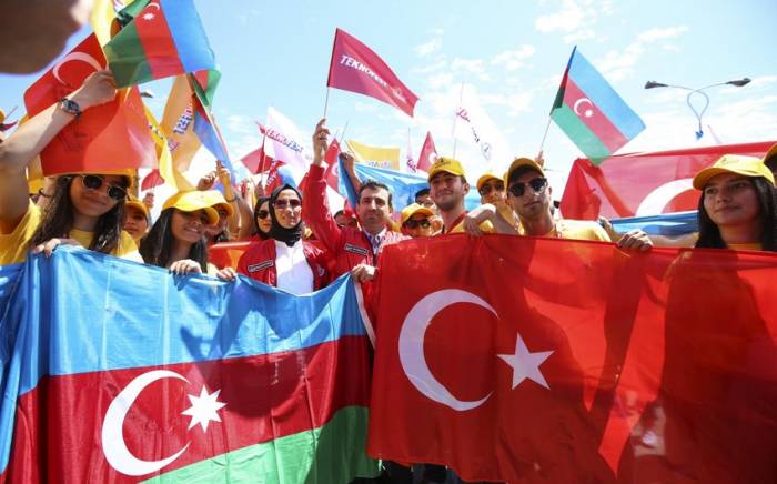 Сельчук Байрактар: Пусть наше единство и солидарность с братским Азербайджаном будут вечными
