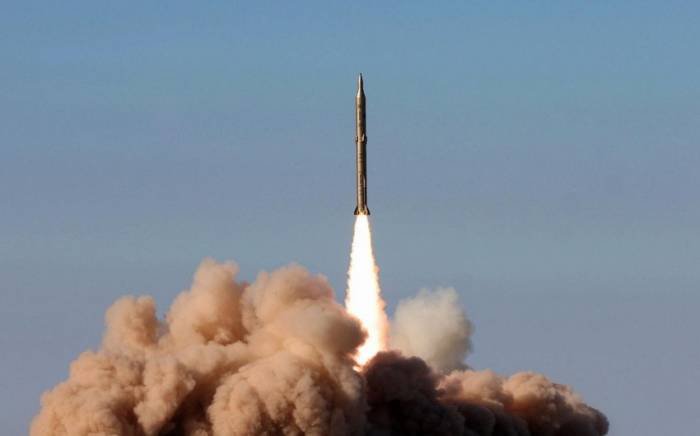 КНДР запустила баллистическую ракету в сторону Японского моря
