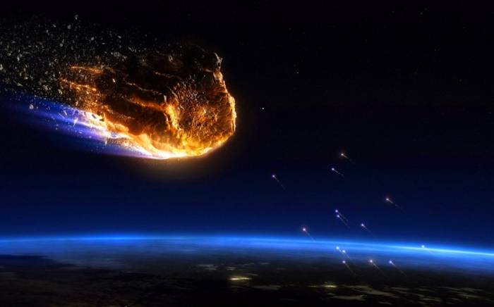 В небе над Украиной сгорел метеор -ВИДЕО
