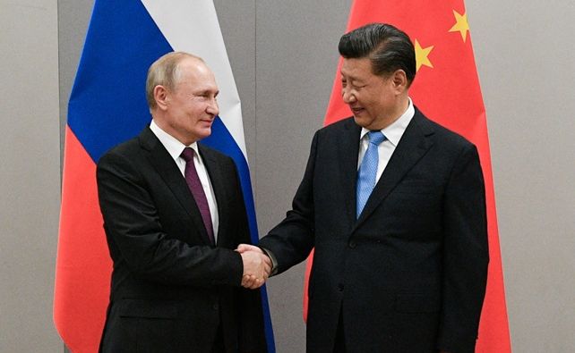 Путин: Россия и Китай успешно продвигаются в создании вертолета
