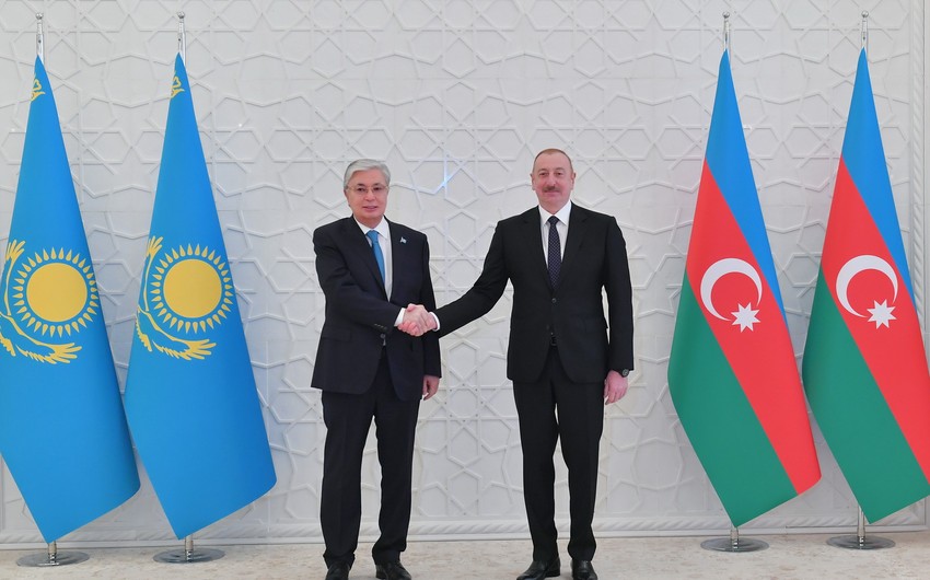 Президент Ильхам Алиев позвонил своему казахстанскому коллеге
