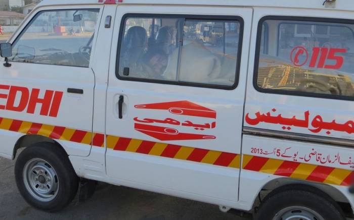 В Пакистане при наезде автомобиля на участников манифестации погибли два человека
