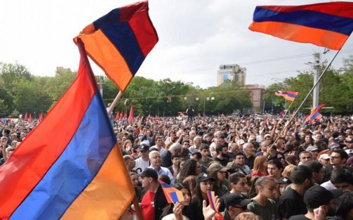 В Ереване полиция задержала свыше 130 участников акции неповиновения-ОБНОВЛЕНО 3