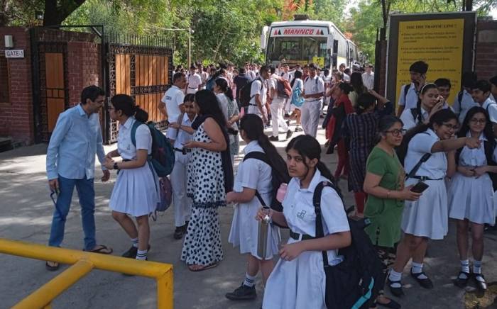 По меньшей мере восемь школ эвакуировано в столице Индии после угрозы взрыва
