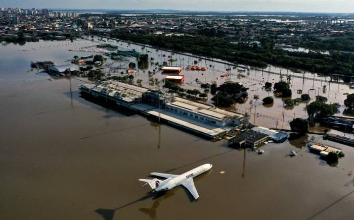 В Бразилии аэропорт затопило после сильных дождей
