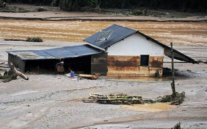 Число жертв наводнений в Индонезии достигло 41

