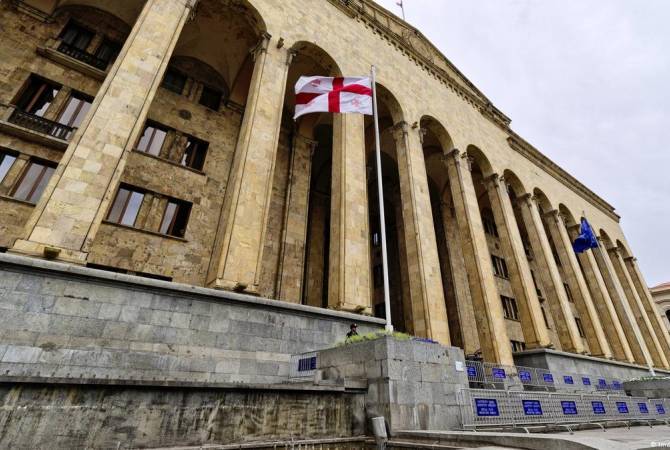 Парламент Грузии начал процедуру преодоления вето президента на закон об иноагентах