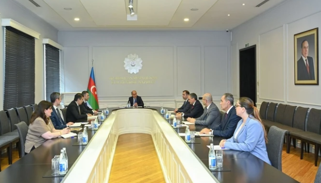Новый ректор Карабахского университета представлен коллективу Минобрнауки