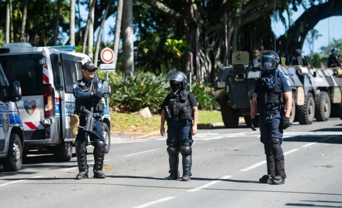 В Новой Каледонии полицейский застрелил одного из участников протеста