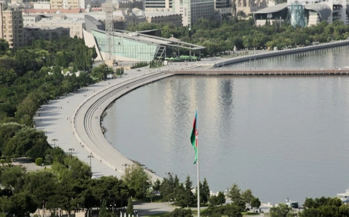 В Азербайджане могут открыть Торговый дом ульяновских товаров