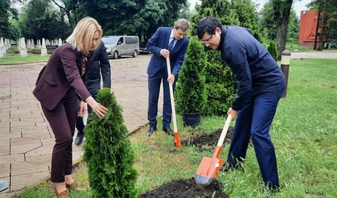 В столице Молдовы в рамках Года солидарности во имя зеленого мира прошла акция по посадке деревьев