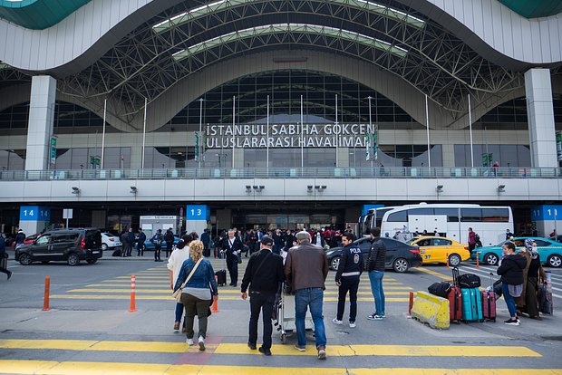 Минтранс Турции: все пассажиры будут подвергаться досмотру в аэропортах страны