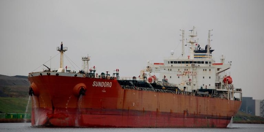 В проливе Дарданеллы застопорился двигатель российского танкера