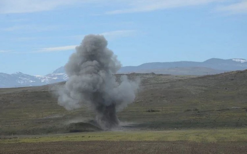 При взрыве боеприпаса в Джебраиле погиб сотрудник ANAMA, есть раненые
