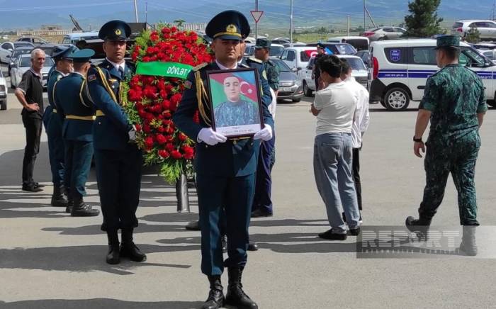 Погибший от удара молнии азербайджанский пограничник похоронен в Гяндже -ФОТО
