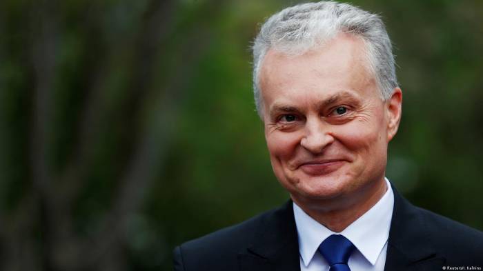 Президент Литвы примет решение о доверии правительству в течение месяца
