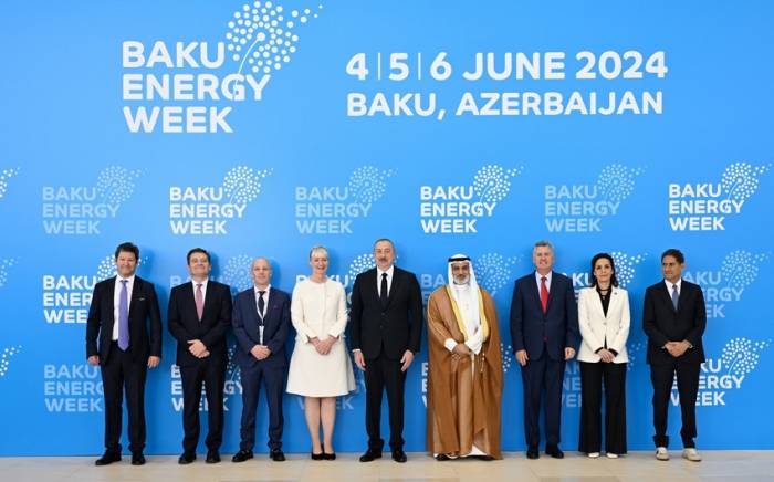 Президент Ильхам Алиев выступил на открытии Бакинской энергетической недели -ФОТО -ОБНОВЛЕНО 
