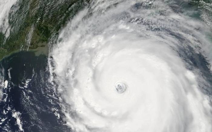 Ураган "Берил" в Атлантическом океане усилился до третьей категории
