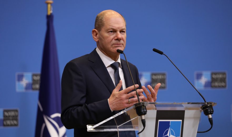 Шольц: НАТО не будет частью украинского конфликта