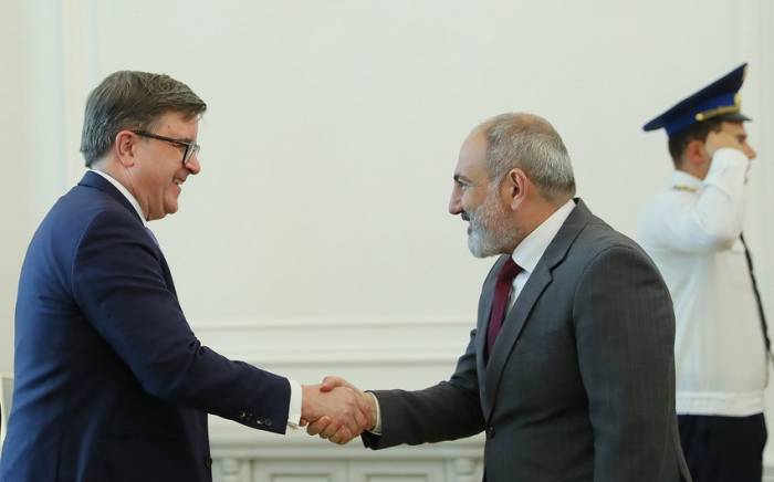 Пашинян обсудил с помощником Блинкена мирные переговоры и делимитацию границы с Азербайджаном
