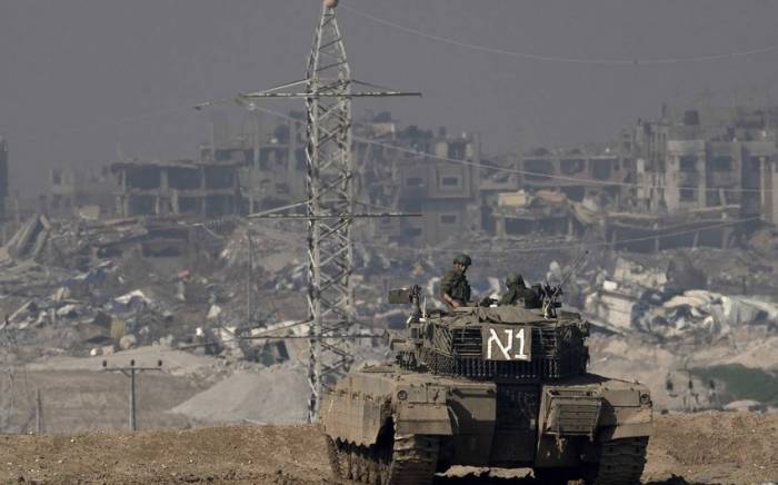 ЦАХАЛ атаковал десятки целей в секторе Газа
